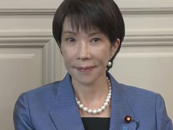 日本为啥怕两岸统一？专家直言两岸统一了，日本就乖了！每天有两三百艘日本商船走台湾