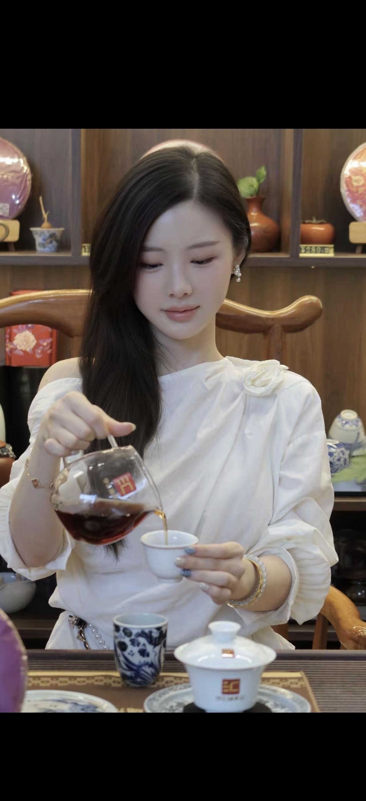茶香满溢，岁月静好。