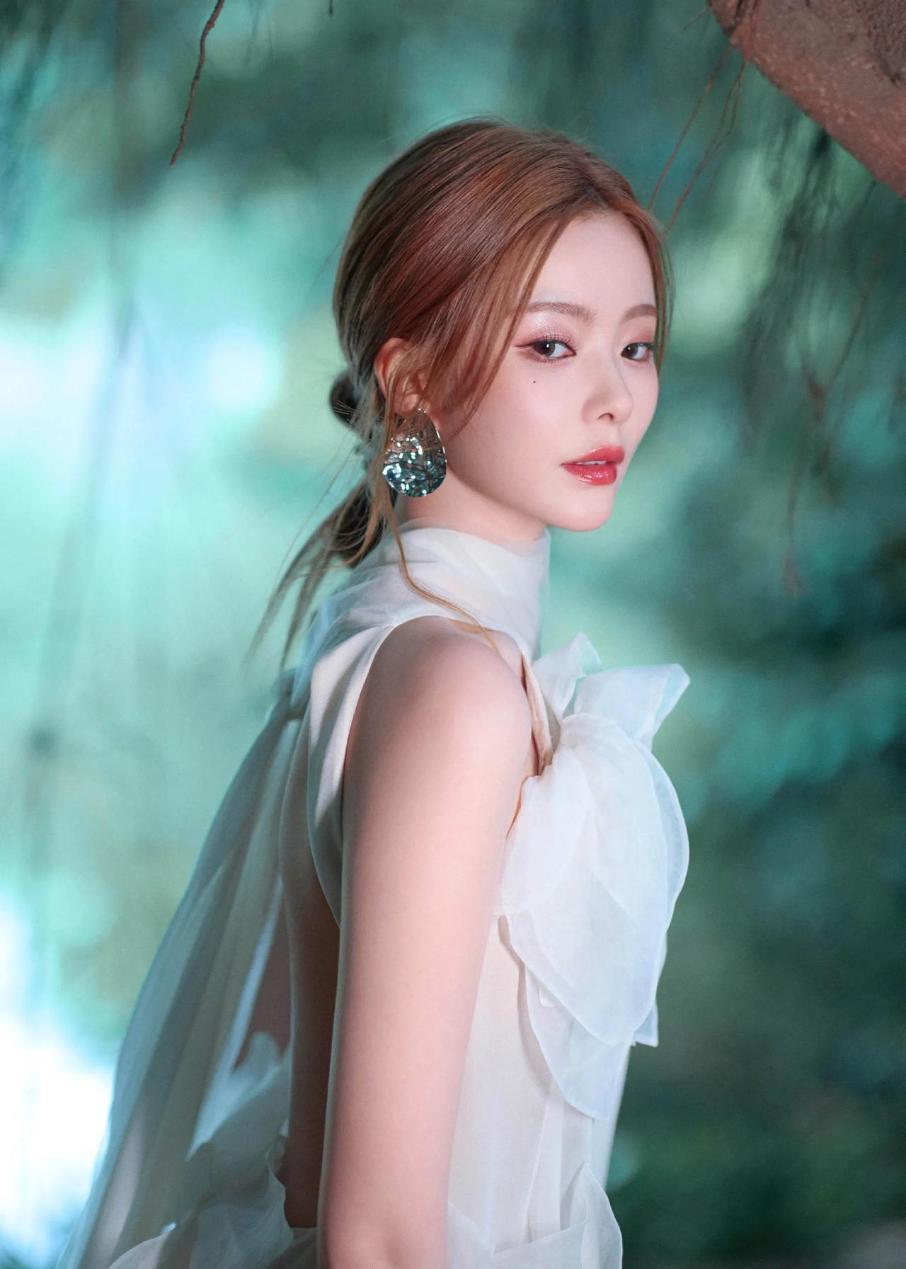 陈卓璇美图分享陈瑶陈卓璇身材陈薏瑶陈卓璇黑天鹅妆陈潼瑶陈卓璇天尽之羽