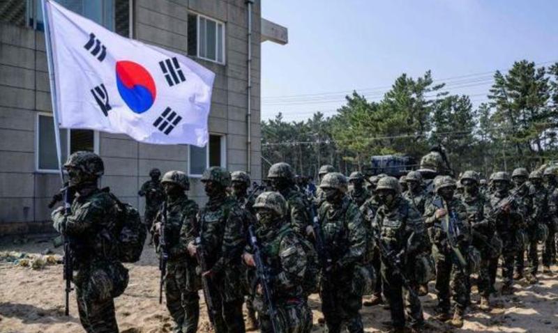韩国人为什么不愿意服兵役？韩国男足在亚运会上夺冠后，队长李齐义庆祝自己终于免服兵