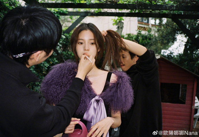 欧阳娜娜出片秘诀欧阳娜娜好标准的双眼皮欧阳娜娜怎么能做到每张照片都这么好看又有