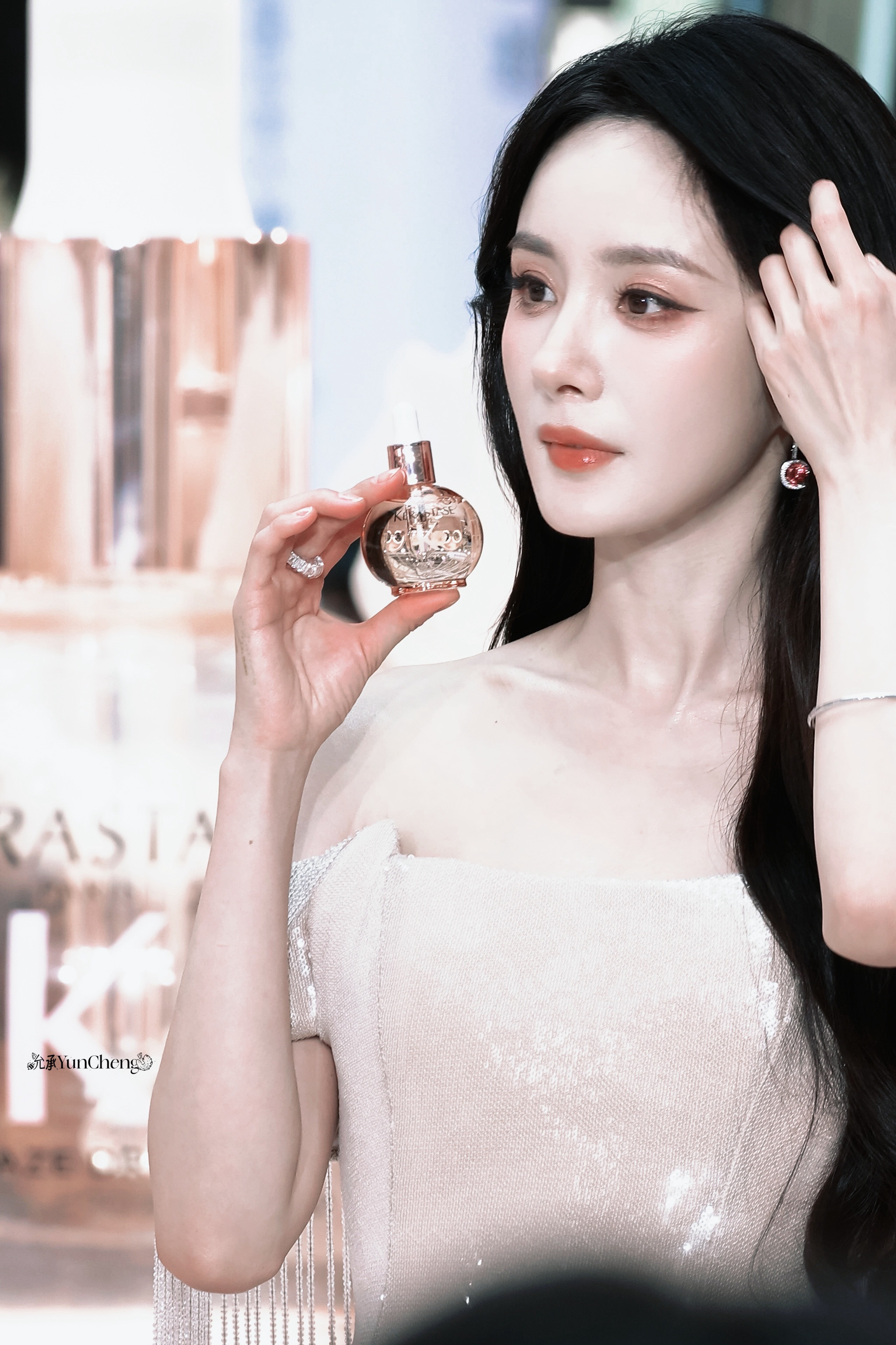 🎞️𝟐𝟎𝟐𝟔𝟎𝟑𝟎𝟕美神降临。杨幂头纱杨幂三亚