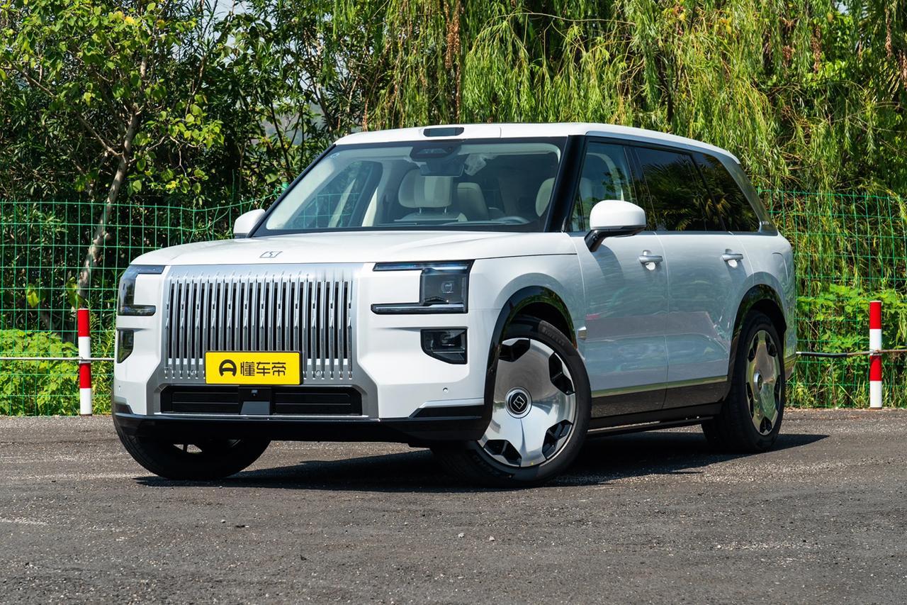 上周趁着休息去本地极氪门店逛了逛，主要想了解ZEEKR9X的实际售价和优惠情况