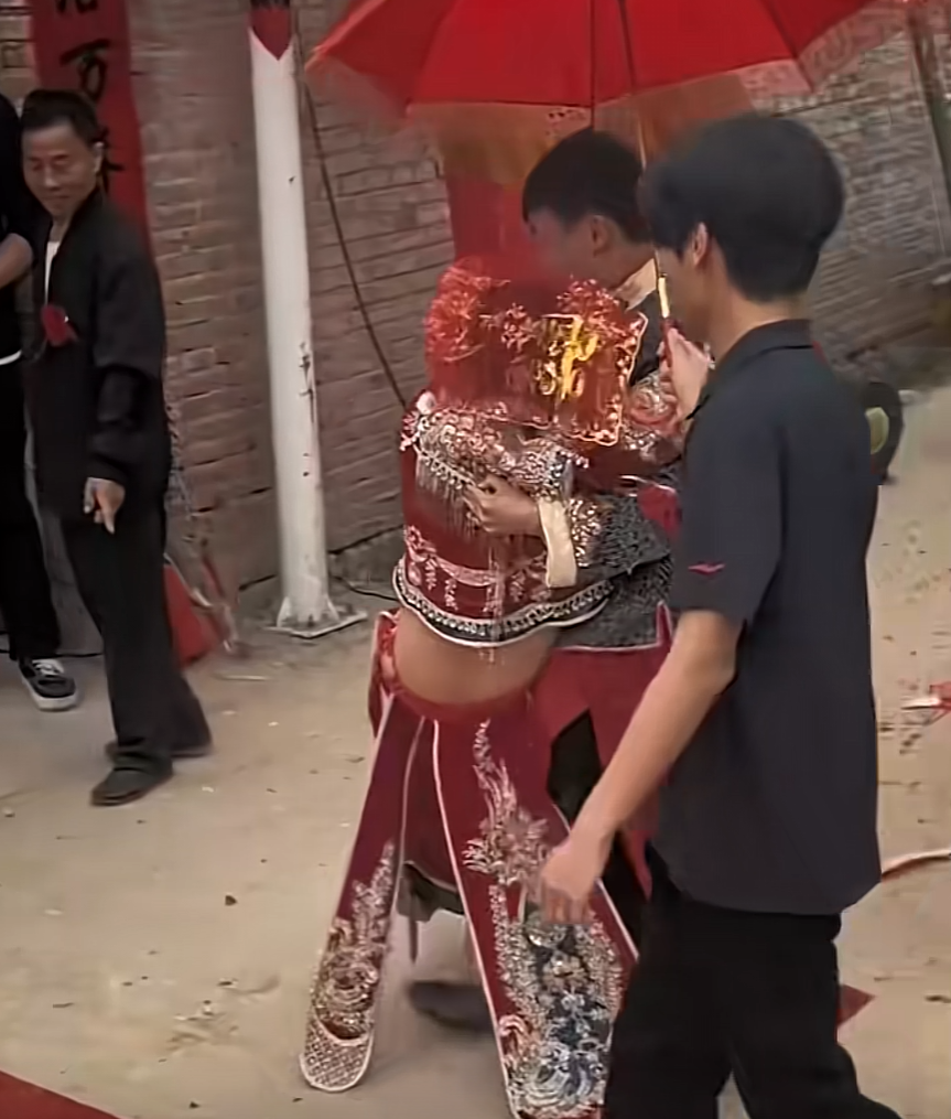 不好好锻炼，到时候媳妇都抱不动。