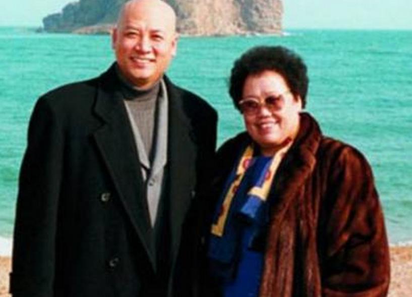 1995年，陈丽华和儿子商量生意的问题，迟重瑞突然插了一句，只见陈丽华瞬间变了脸