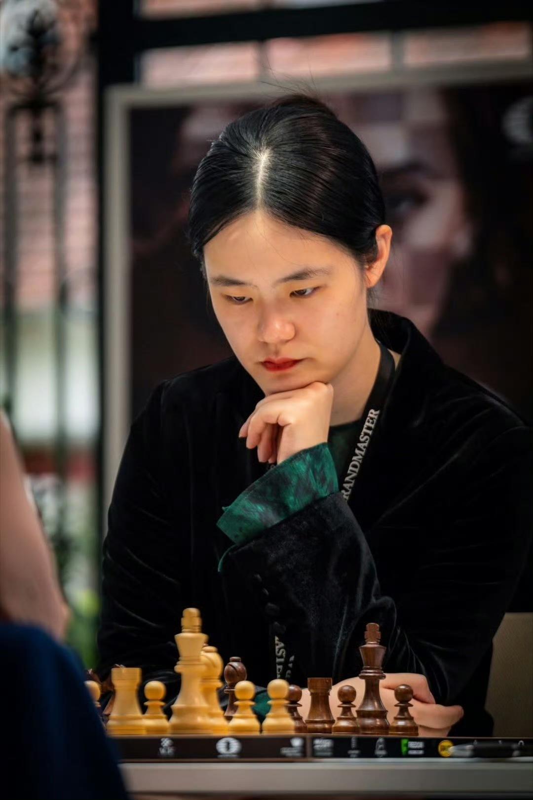 国际棋联女子大奖赛奥地利站第四轮，朱锦尔势头回升，两连胜；谭中怡状态不佳，两