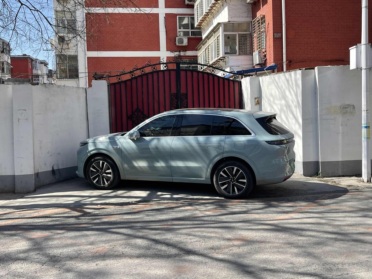 谁也别想出来违停