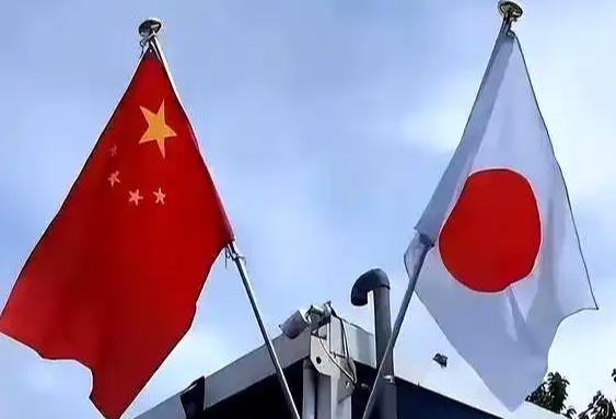 中日两国刀都亮到一半了，说真要动手，可绝不是吓唬人！但中国必须拎得清：一旦开打，