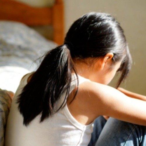 16岁女孩竟被查出是“男儿身”？妈妈崩溃大哭：“我一直以为她只是发育晚！”可可迟