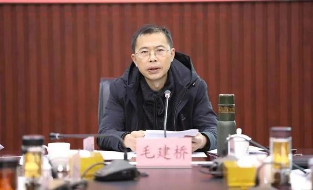 长期任职云南曲靖, 毛建桥被“双开”: 搞“形象工程”“政绩工程”