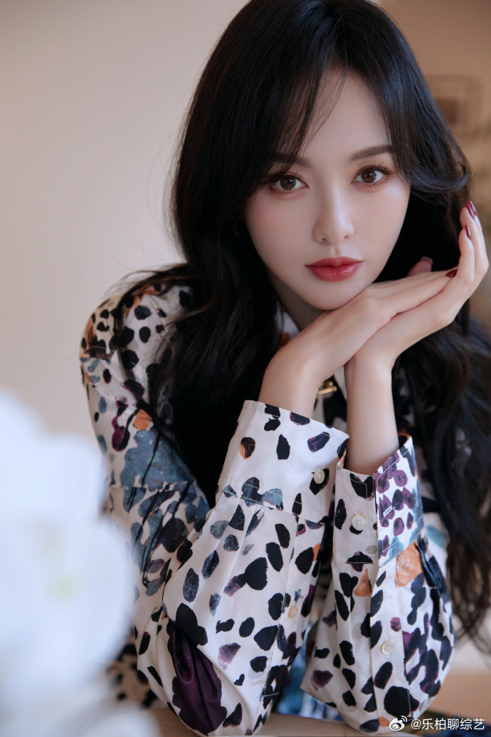 被唐嫣的美貌霸凌了被唐嫣的美貌霸凌了，真的是只能够看到咱们姐姐的美貌了呀，