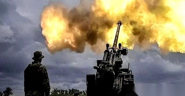 俄乌战场上，一架架号称顶级的苏-34、苏-35，跟下饺子一样往下掉。不是在天上