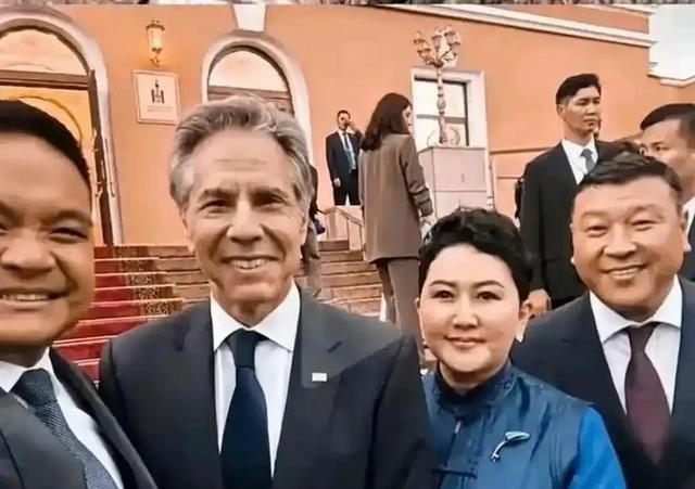 美国曾说急需稀土，蒙古二话不说立马挖了十万吨，可这边刚把稀土准备好，美国那边却突