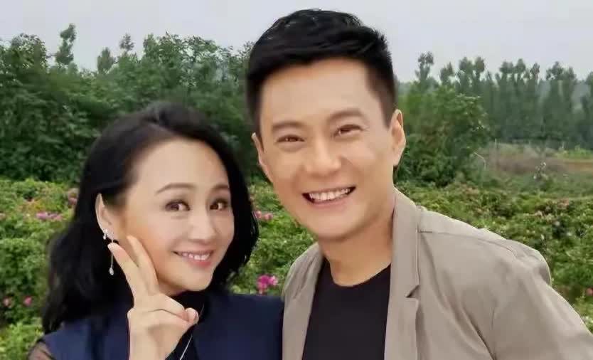 他是国家一级演员，与曹颖结婚15年零绯闻，儿子是“最帅”星二代