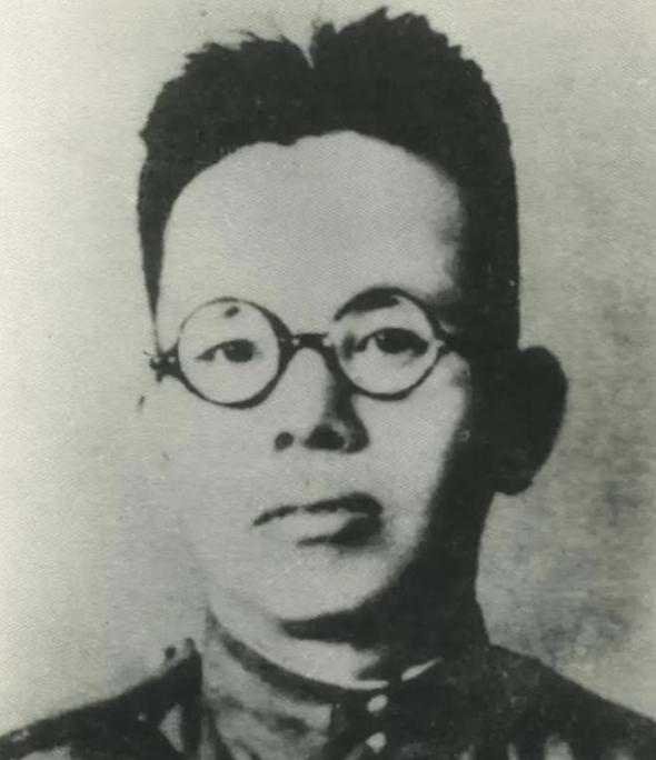 后人推测，陈赓大将英年早逝，和他的两个熟人有直接关系。这两个人，一个叫卢