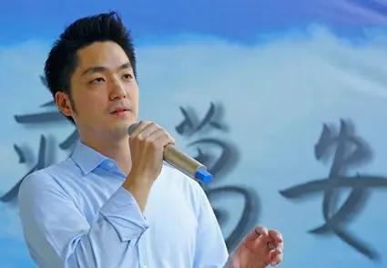 蒋友青宣布扎根大陆杭州，认祖归宗开启新生活蒋介石曾孙蒋友青，最近做出了一个