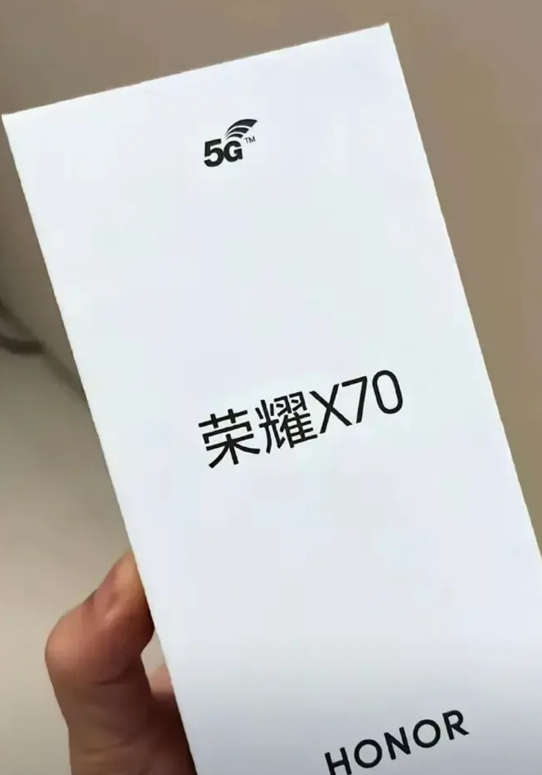 2025手机电池TOP排行榜出炉，看看有你的手机吗？​第一名：荣耀X70，电池