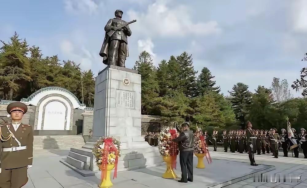 金将军这一跪,跪出了中朝友谊的新高度!10月25日,是志愿军援朝纪念日,