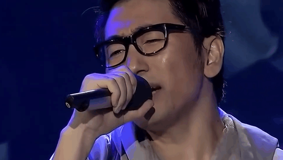 11岁女孩唱《天亮了》,听哭了!_3