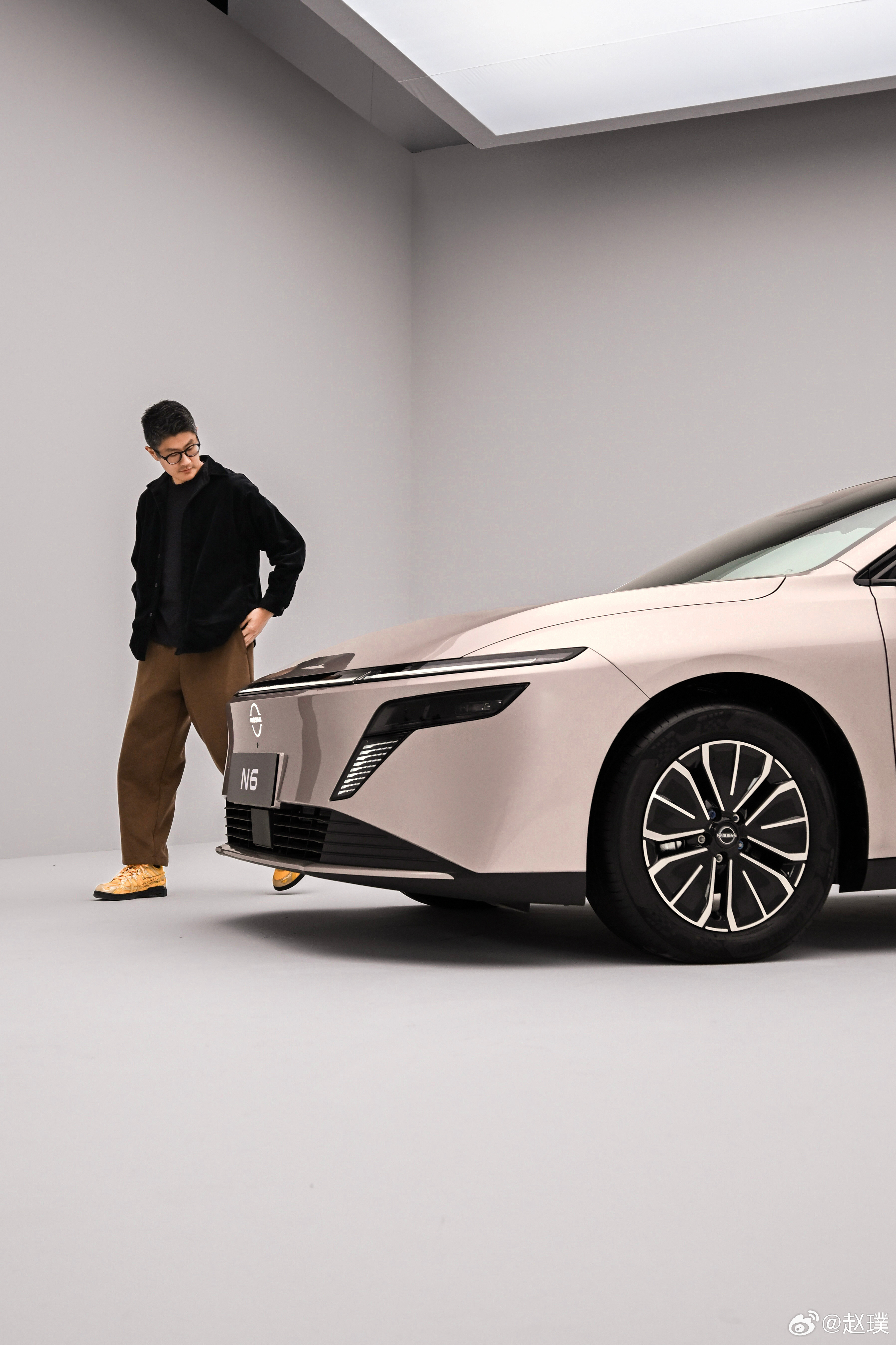 日产N7今年火了，东风日产乘胜追击又推出了全新的插混车型N6。咋样？帅不？N6神