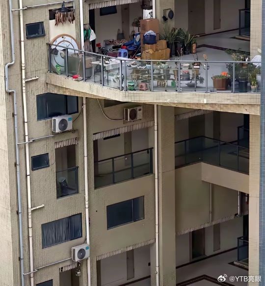 多花五万送你一个露台愿意吗