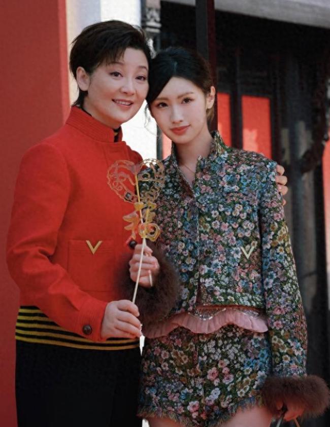 徐朵这回晒出的日常，把明星家的那层纱掀开了一角。她住在北京宽敞的别墅里，睡到