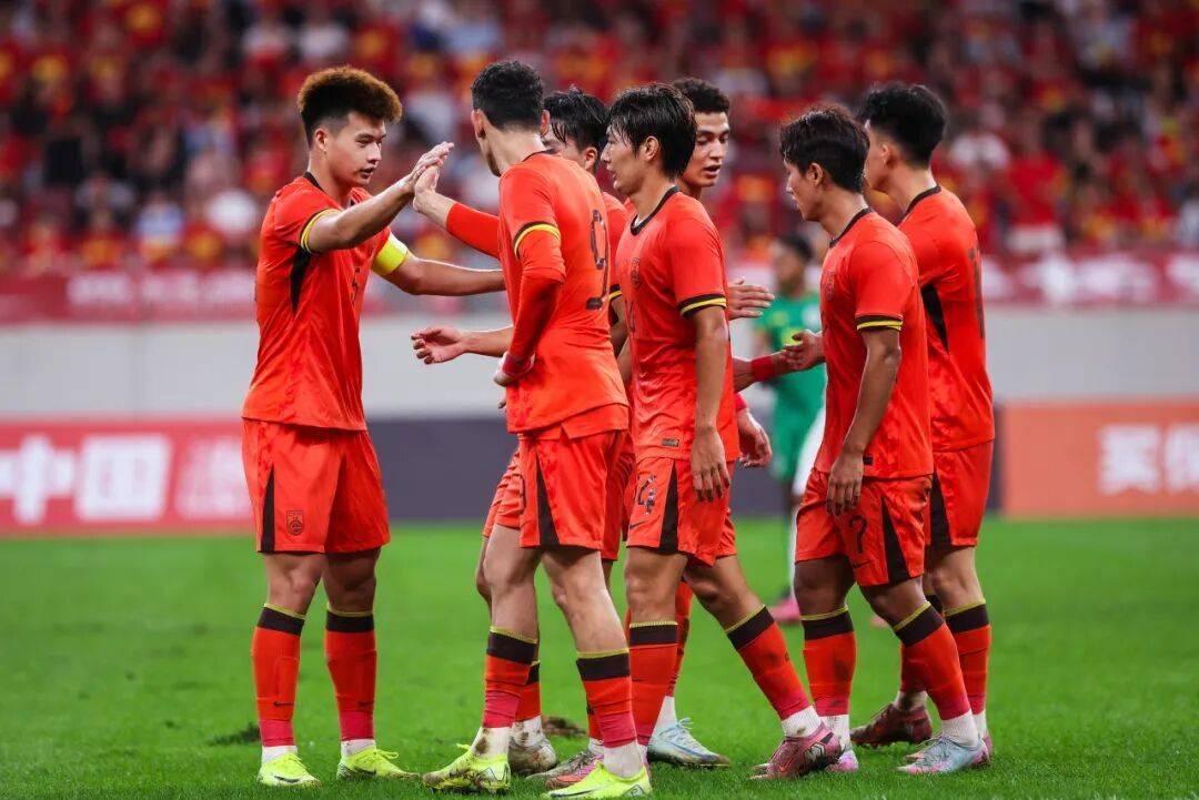 打乌兹别克斯坦，国足需要一点运气！国足0比0平泰国，小组第二出线。按照规则国足