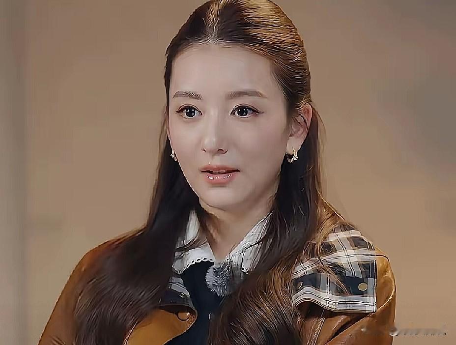 郭富城当年说“鞋子不合脚”，这直接是在贬低熊黛林。现在瞧瞧他选的方媛——没文