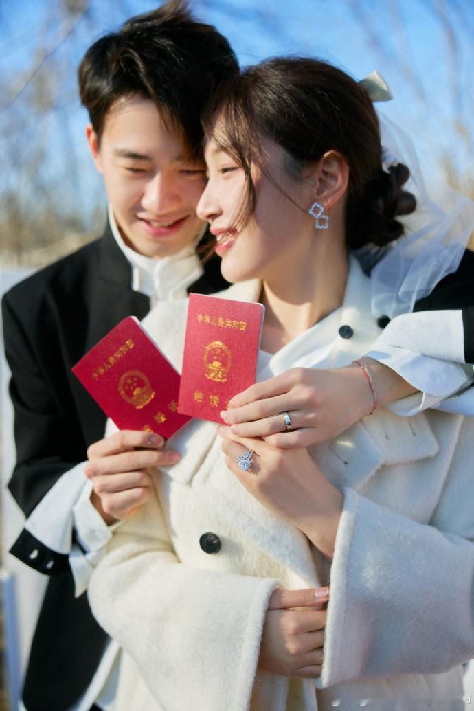 王昶钱天一结婚乒羽联姻，郎才女貌，文体圈甜度爆表啦。
