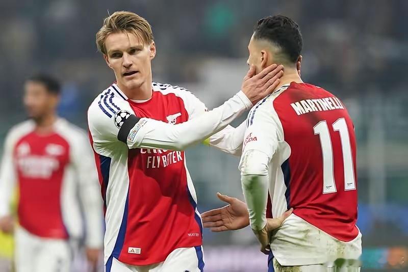 埃泽犯错，打入冷宫，厄德高犯错，场场90分钟。当然厄德高这两场的确梦回巅峰，但是