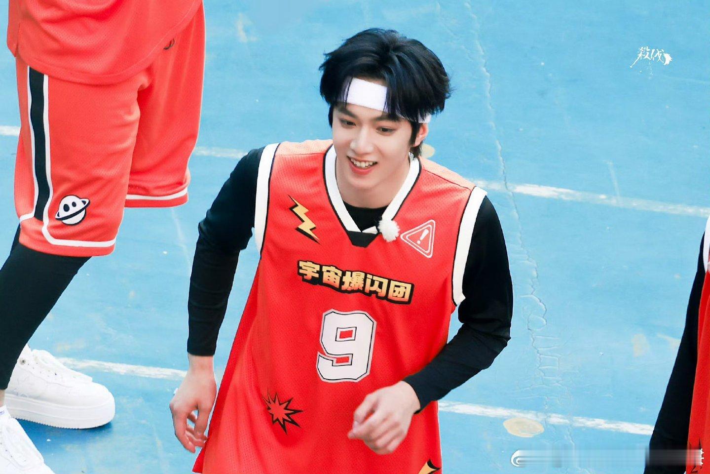 刘耀文就是全世界最像小狗的哈哈哈怎么这么可爱啊刘耀文刘耀文