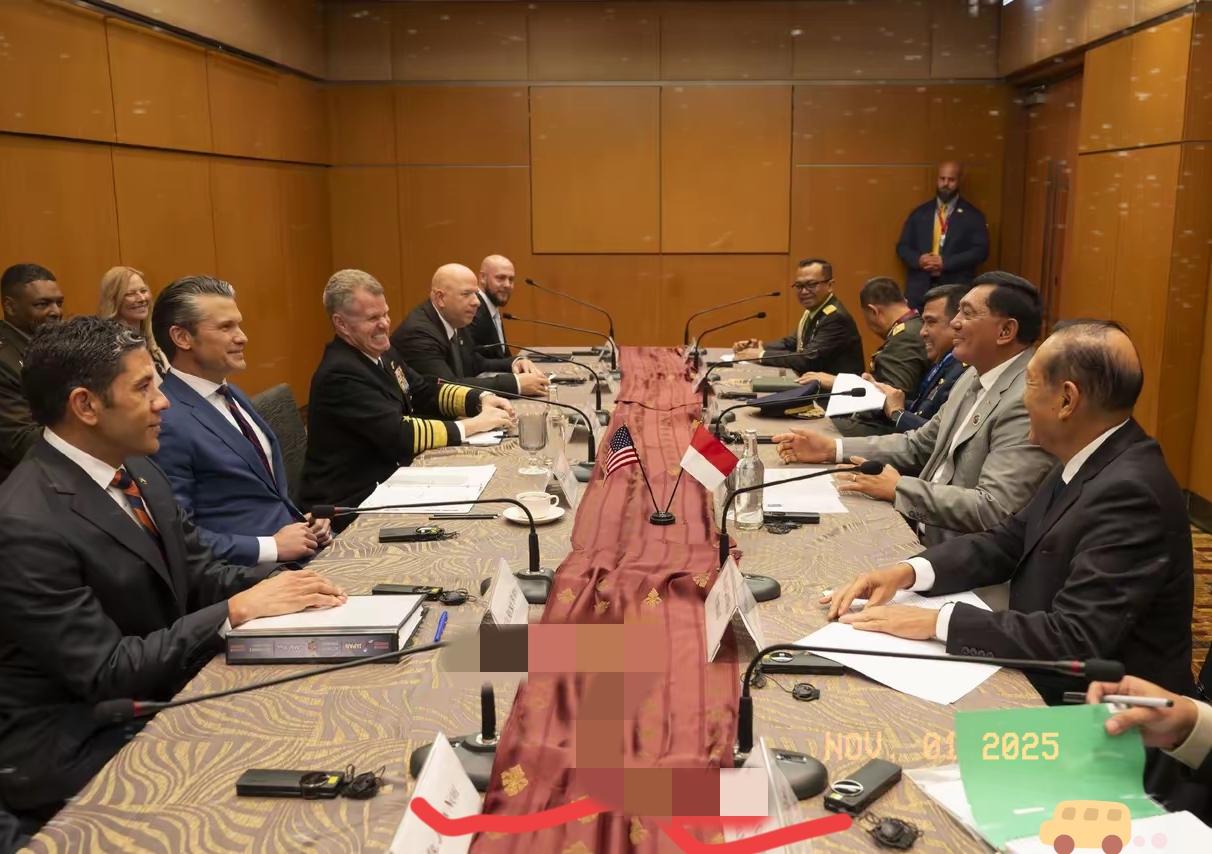 昨晚的又一幅世界名画——《笑容不会消失，只会从他们脸上转移到我们脸上》[大笑]！