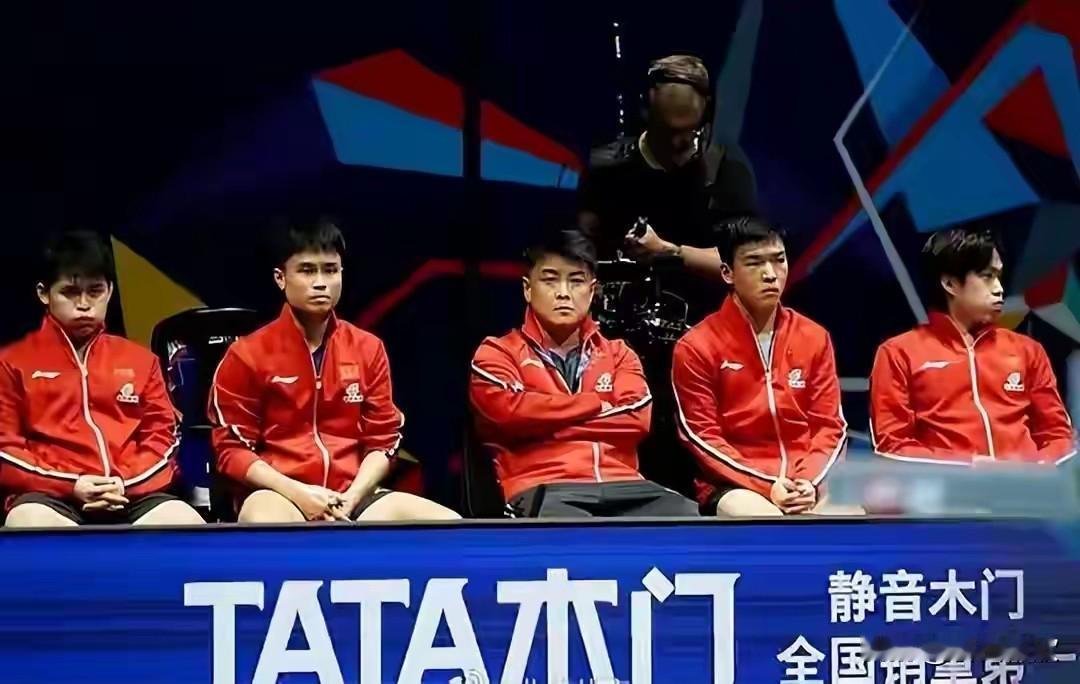 不必苛责！国乒男队输球，本就是竞技体育该有的样子伦敦世乒赛赛场，国乒男队接