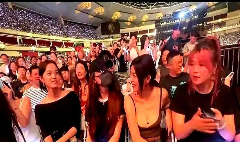 离婚，才是陈妍希最好的医美。你以为她嫁给陈晓是终点？错，那只是她“大回春”