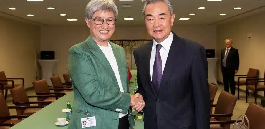 无论是欧盟、加拿大、澳大利亚，还是印度外长与中国接触，他们的目的都是把与中国交往