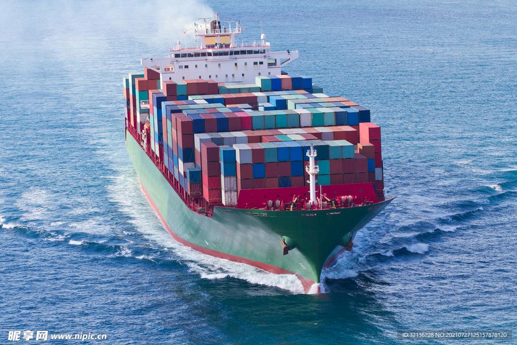 俄罗斯油轮马上抵达中国，突然在南海掉头把油送往印度。这是今年3月真实发生在南海的