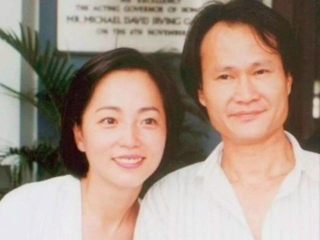 1997年，林正英去世，留下1000万的遗产给苑琼丹，苑琼丹当场发誓，这辈子不会