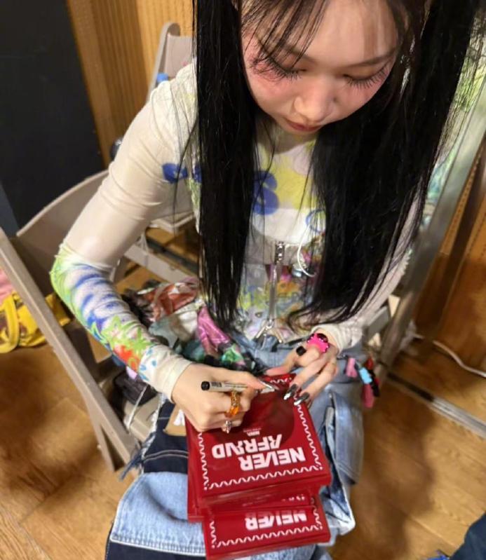 小沈阳发文力挺女儿，小沈阳女儿沈佳润前段时间在韩国以Solo歌手身份出道了，