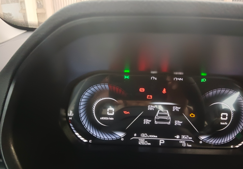 32岁买的第一辆车第四代帝豪尊贵32岁一直在纠结要不要买车，主要是想着说留