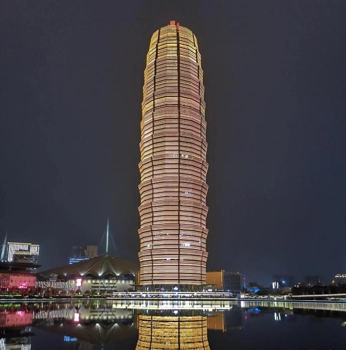 预测十年后中国一流发达城市：第一：深圳第二：上海第三：北京第四：广州第