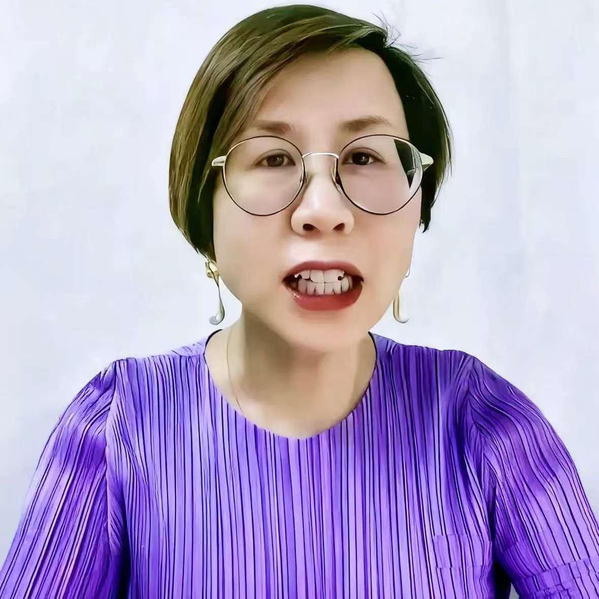 项立刚这次骂的真是太解气了！项立刚批评某些法学专家的双重标准：一方面主张与