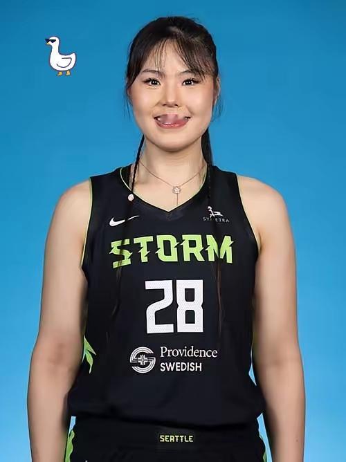 2025年12月29日，李月汝官宣完成了在欧洲女篮收购组建，投入3800万，收购