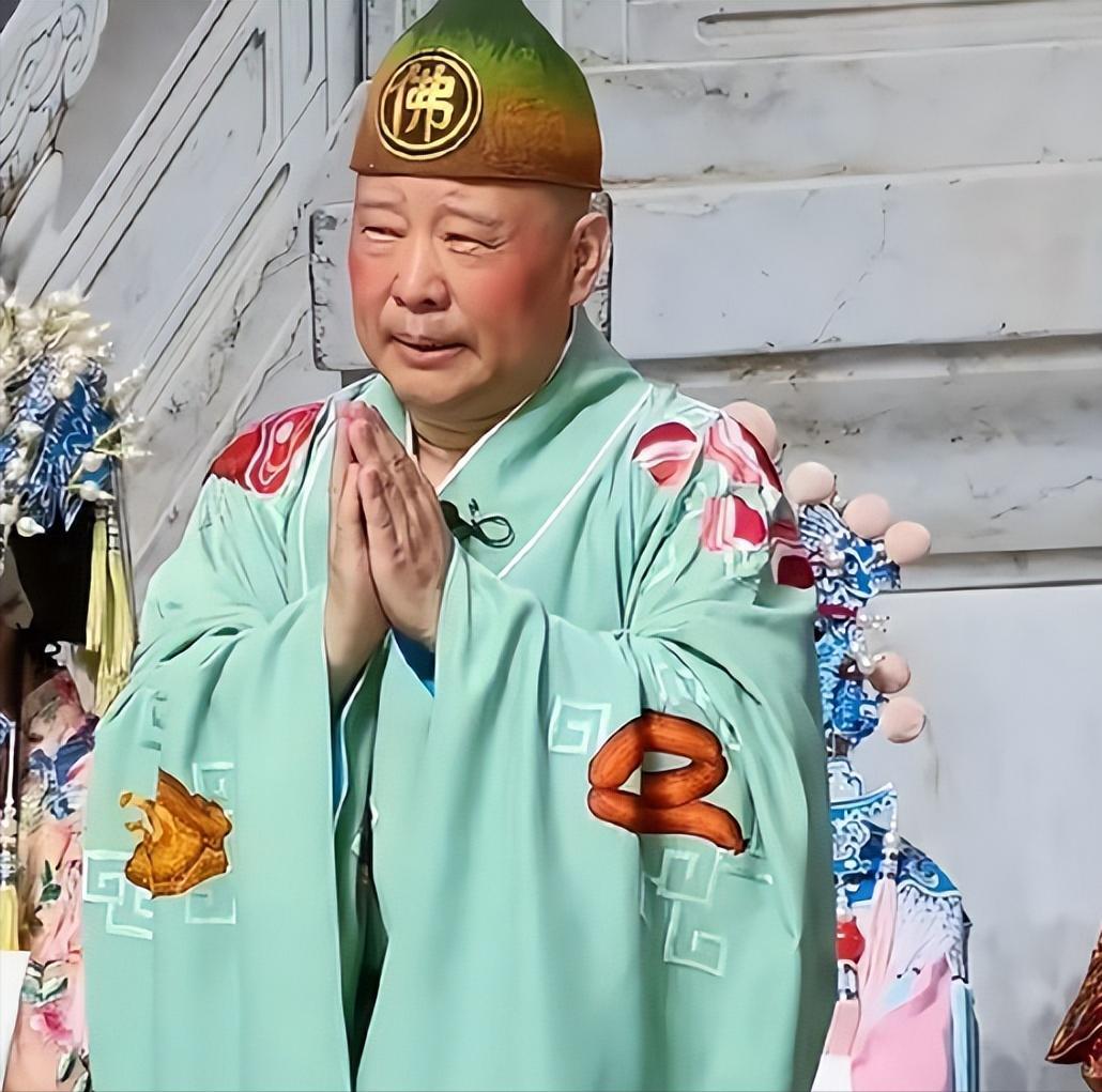 被立案调查才10天，53岁郭德纲再迎噩耗！8月21日，距离立案调查刚过