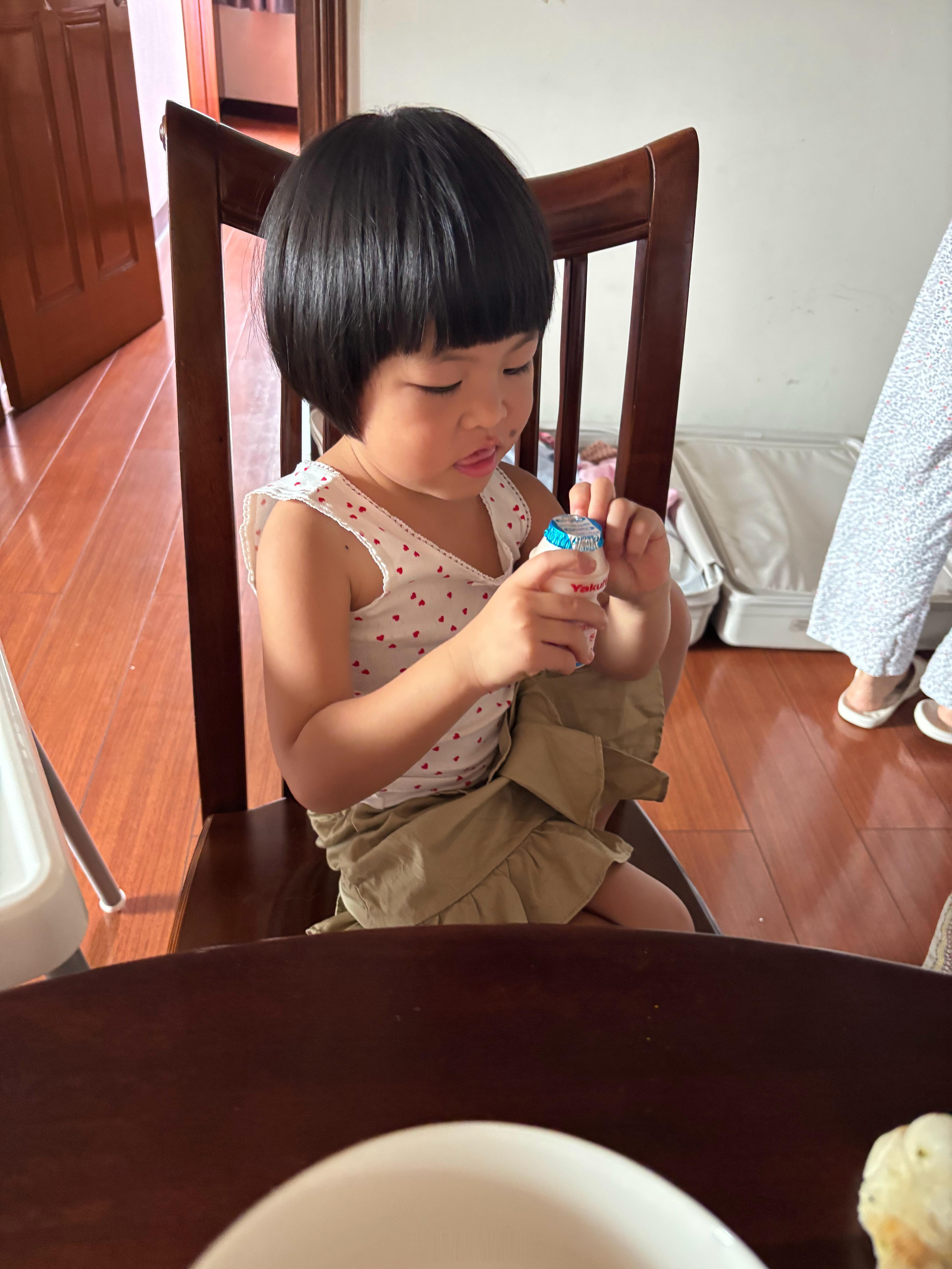 今天在家穿衣服了，因为家里来客人了