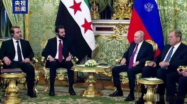 朱拉尼当面告诉普京，一，交出巴沙尔-阿萨德；二、俄军从叙利亚撤离，叙军接管赫梅米