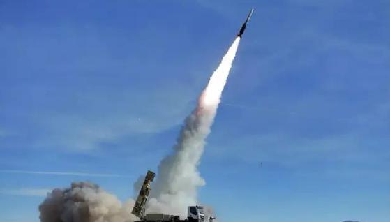 无视美军封锁禁令，4艘中资油轮准备驶出，原来054A护卫舰来撑腰了！美军刚说