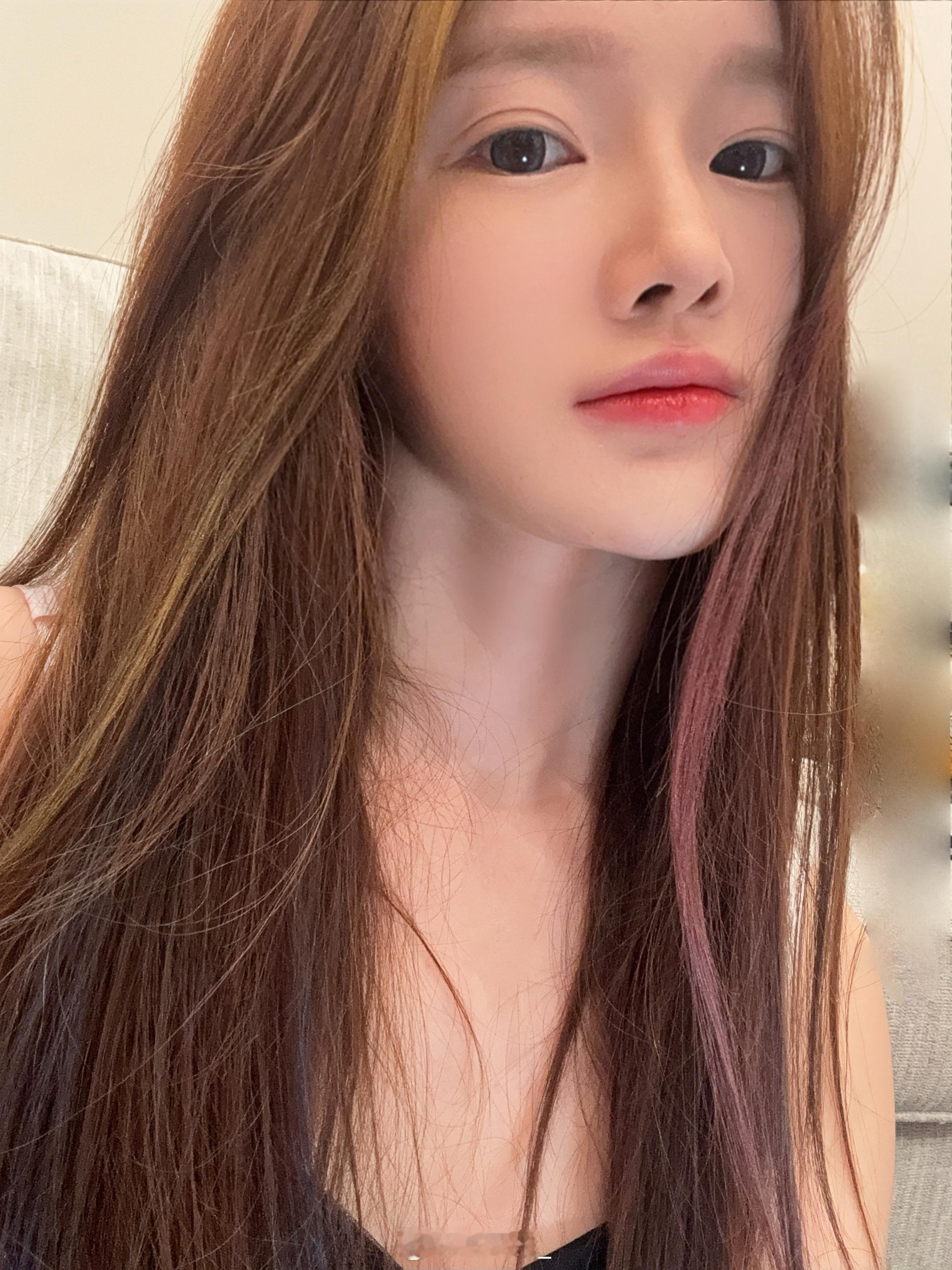 一些存照和俺的新宠—彩色染发神器，啥都好，就是废指甲…一指甲都是泥…哈哈准备演出