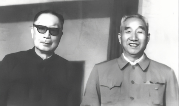 聂荣臻向毛主席提议，免去徐向前华北军区副司令员的职务，另提拔杨成武担任这一职务。