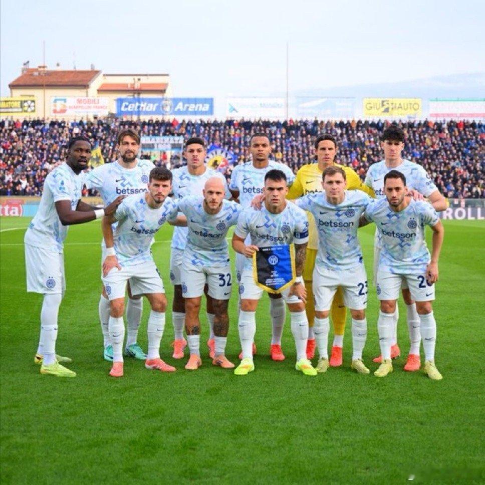 国际米兰近几个赛季13轮比赛后的积分如下：2025/2026：27分（齐沃）20