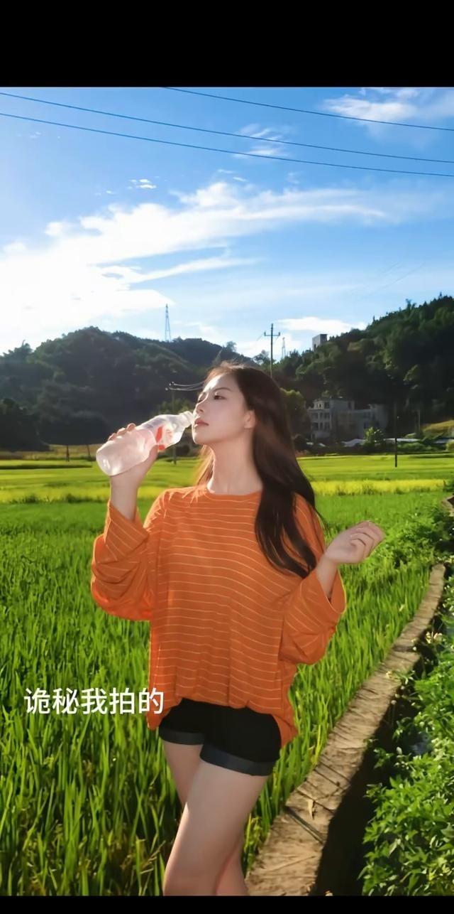 手机拍逆光人像，最容易出现一种很尴尬的情况：现场明明很好看，头发边缘有光，天空也